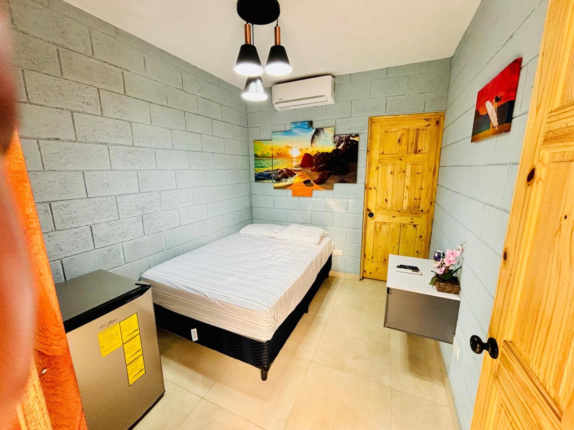 Hostal Camila'S Tamanique Buitenkant foto