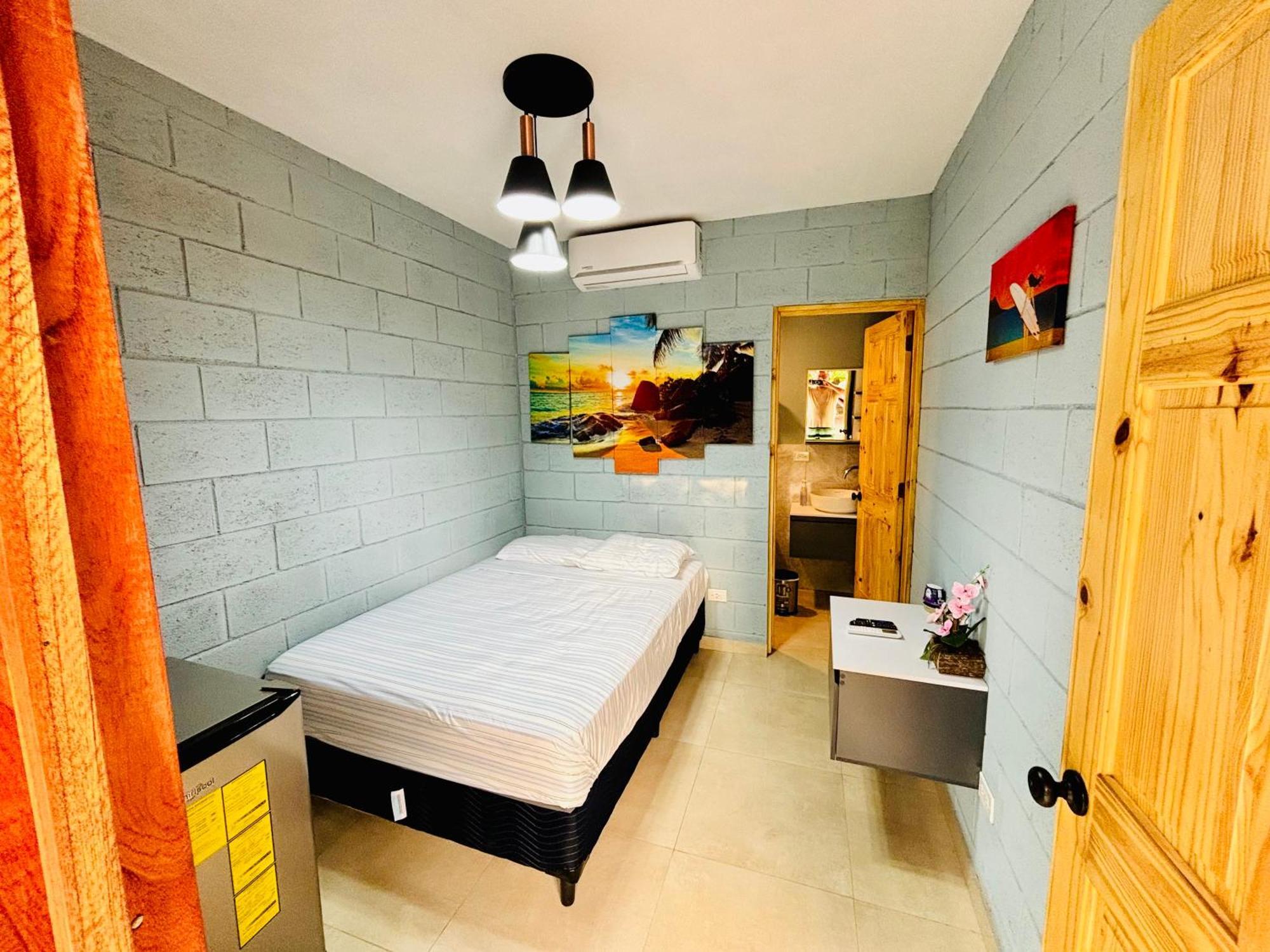 Hostal Camila'S Tamanique Buitenkant foto