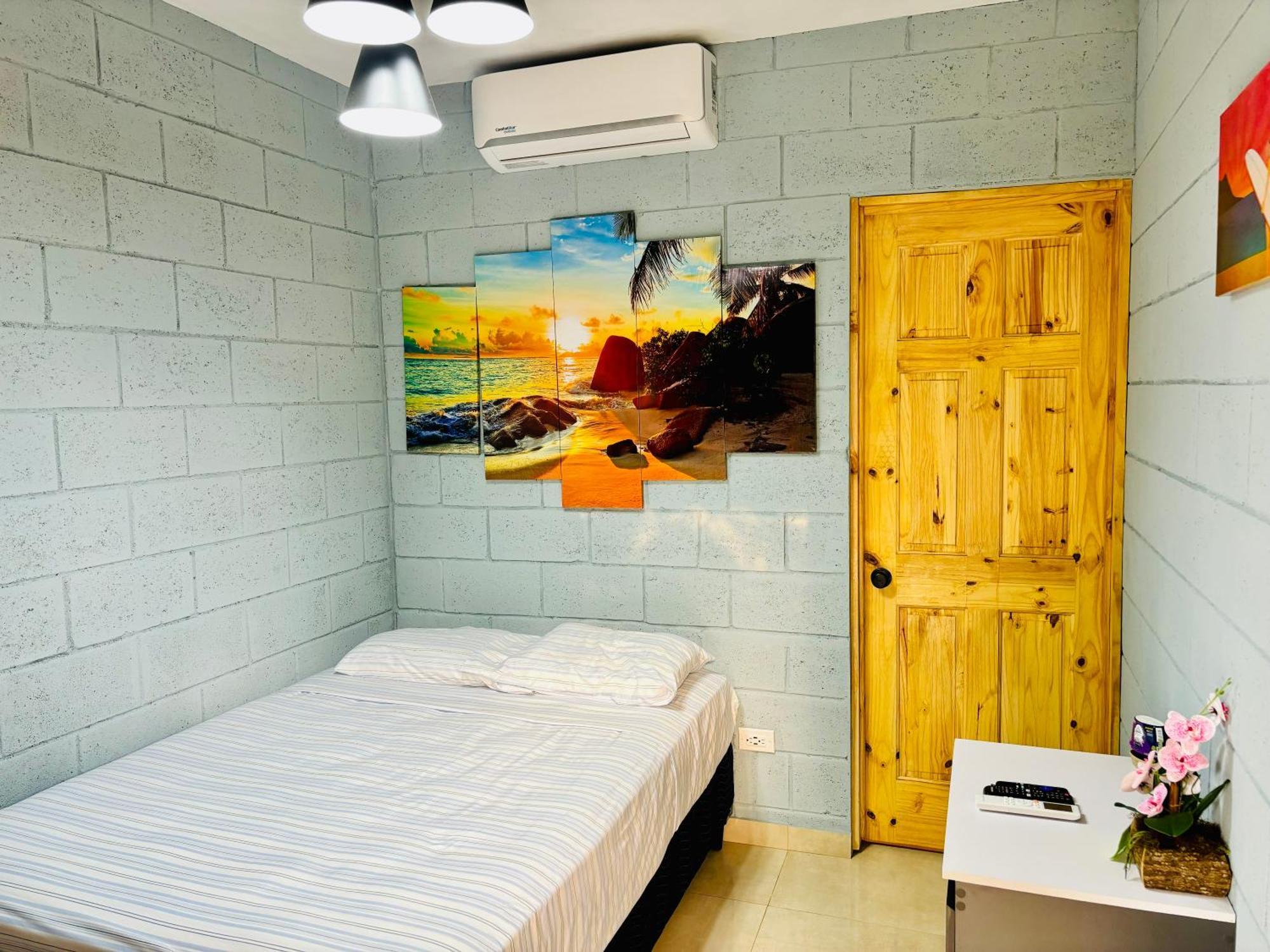 Hostal Camila'S Tamanique Buitenkant foto