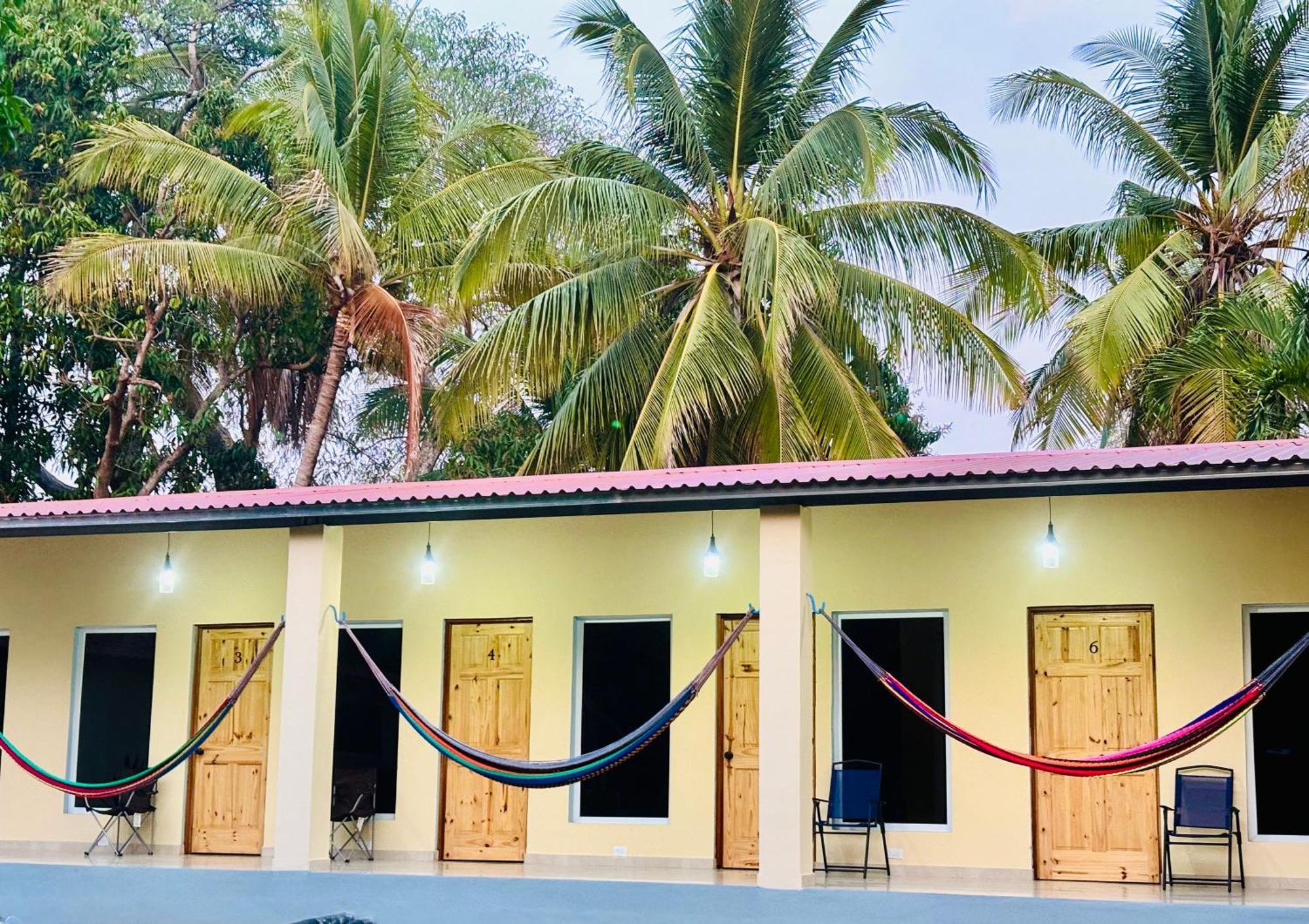 Hostal Camila'S Tamanique Buitenkant foto