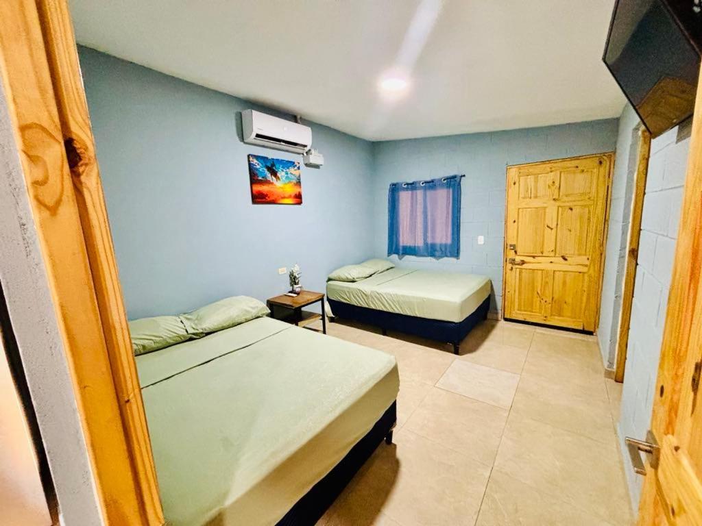 Hostal Camila'S Tamanique Buitenkant foto